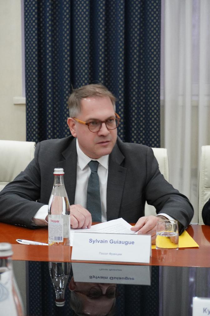 Визит посла Франции.