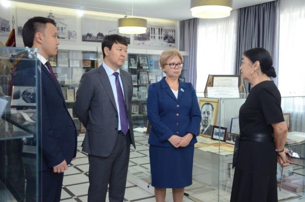 Дәрігерлерді даярлау және университетті дамыту мәселелері талқыланды