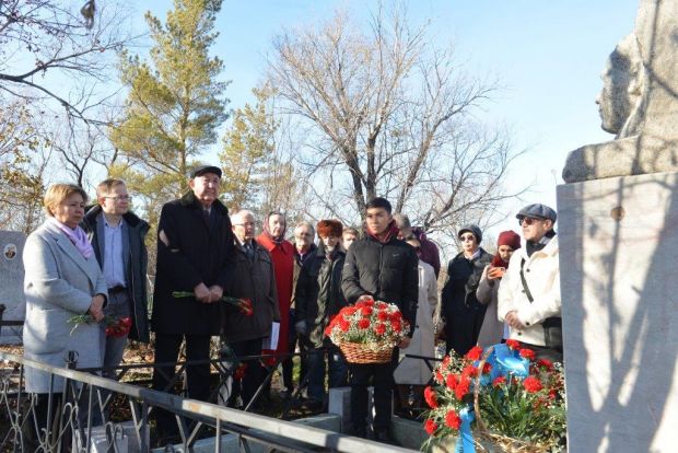 Почтили память о Великом Учителе