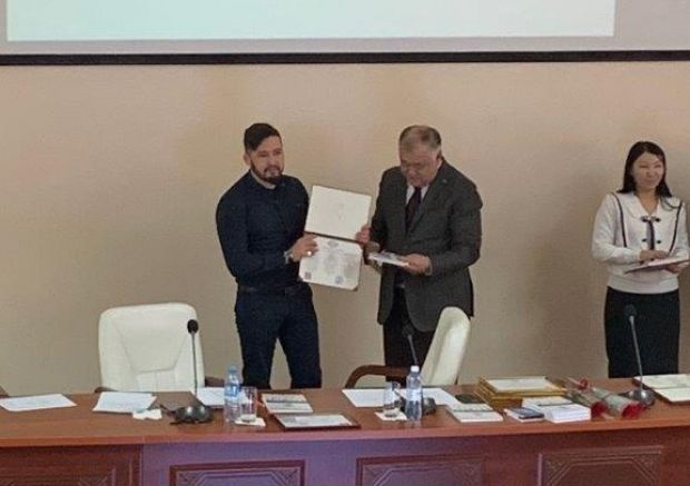 Поздравляем с защитой диссертации!