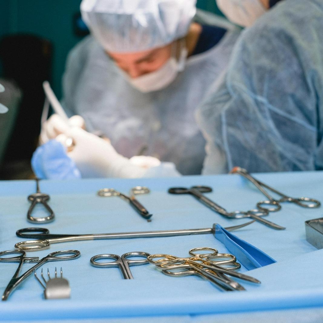 Нейрохирургия (ересектер, балалар) 